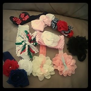 🎀9 for $6- Bows w/Headbands 🎀